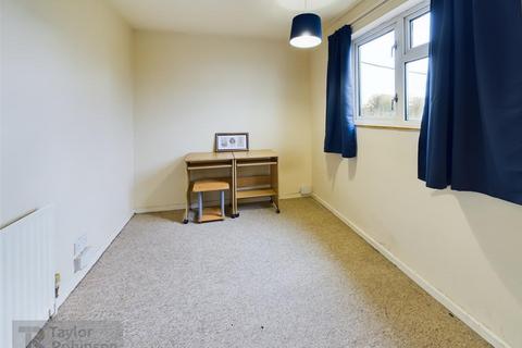6 Blackcap Close, Crawley, RH11 8TW