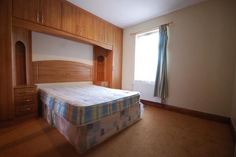 3 bedroom flat to rent, BILTON ROAD