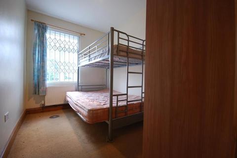 3 bedroom flat to rent, BILTON ROAD