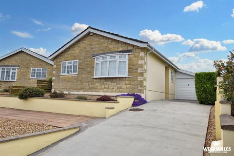 3 bedroom detached bungalow for sale, Tudor Close, Pembroke