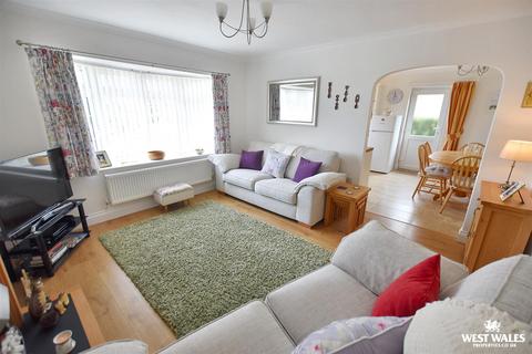 3 bedroom detached bungalow for sale, Tudor Close, Pembroke