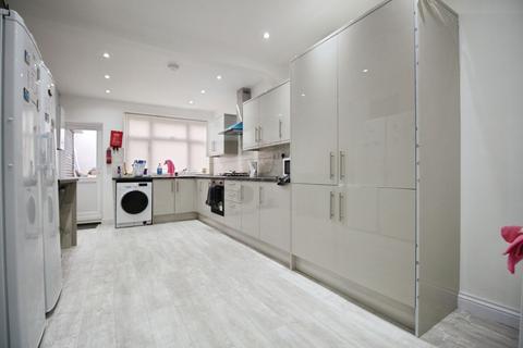 4 bedroom house share to rent, Green Street, E7
