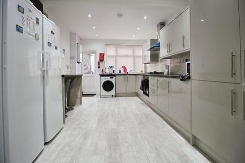 4 bedroom house share to rent, Green Street, E7