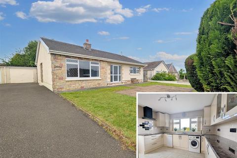 3 bedroom detached bungalow for sale, St. Annes Avenue, Cwmffrwd, Carmarthen