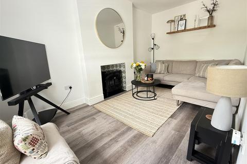 141 Carmarthen Road, Cross Hands, Llanelli, SA14 6TD