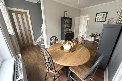 141 Carmarthen Road, Cross Hands, Llanelli, SA14 6TD