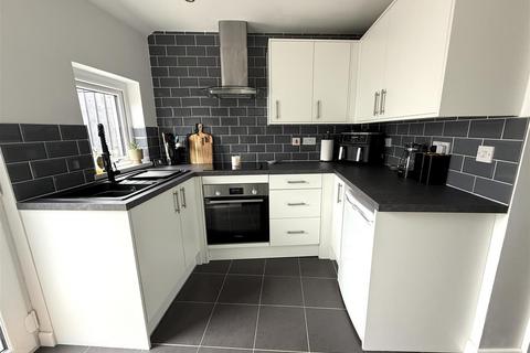 141 Carmarthen Road, Cross Hands, Llanelli, SA14 6TD