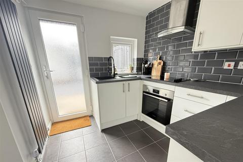 141 Carmarthen Road, Cross Hands, Llanelli, SA14 6TD