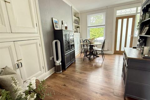 141 Carmarthen Road, Cross Hands, Llanelli, SA14 6TD