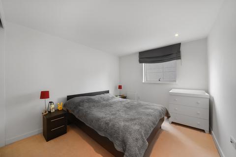 1 bedroom apartment for sale, Pump House Crescent, Brentford TW8