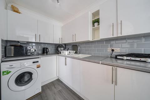 2 bedroom maisonette for sale, Wivenhoe Close, Peckham, London