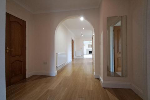 3 bedroom bungalow to rent, Crunwere Close, Llanteg, Narberth