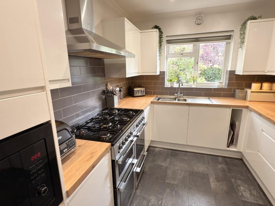 Kitchen Pic 2
