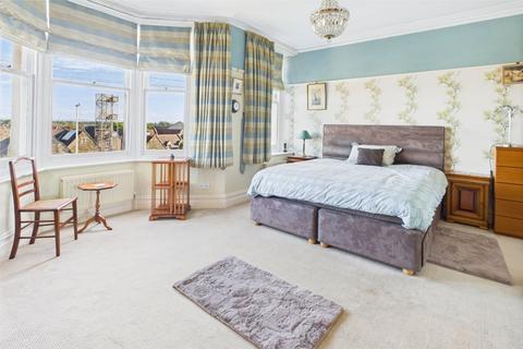 3 bedroom semi-detached house for sale, Highdale Avenue, North Somerset BS21