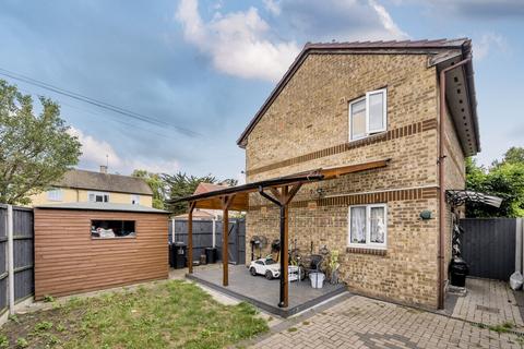 1 bedroom semi-detached house for sale, Berkshire Way, Mitcham CR4