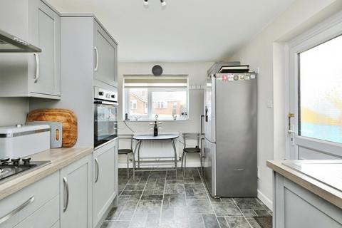 36 Broom Grove, South Anston, Sheffield, S25 5GP