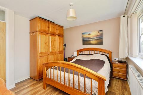 36 Broom Grove, South Anston, Sheffield, S25 5GP