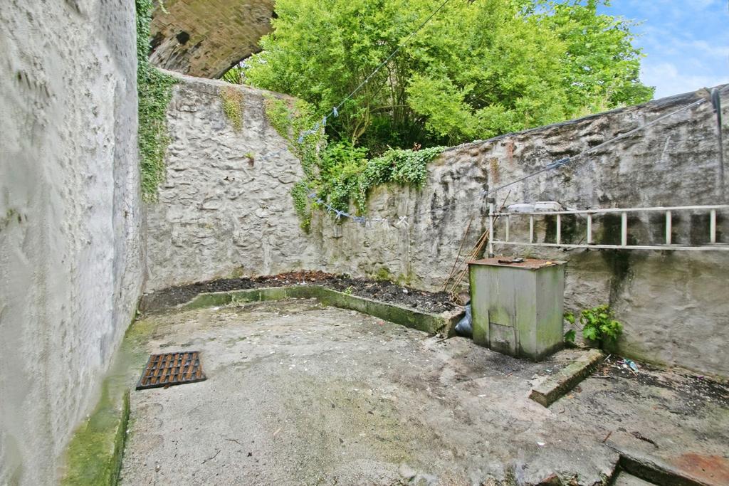 Rear Courtyard
