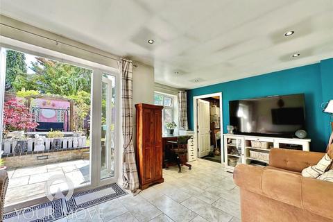 16 Whitehead Close, Dartford, DA2 7PR