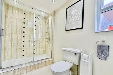 16 Whitehead Close, Dartford, DA2 7PR