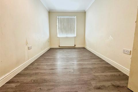 2 bedroom flat to rent, Thorns Road, West Midlands DY5