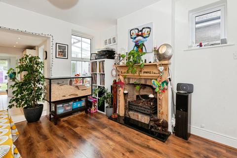 undefined, Park Avenue, Surrey TW20