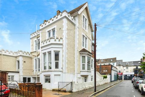 Elphinstone Road, Hampshire PO5