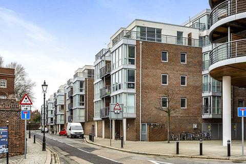 Studio to rent, Admiralty Road, Hampshire PO1