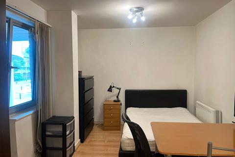 Studio to rent, Admiralty Road, Hampshire PO1