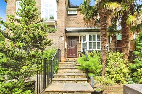 4 bedroom detached house to rent, Dutch Gardens, Kingston upon Thames KT2