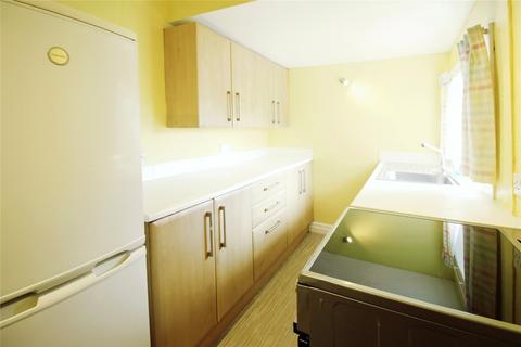 2 bedroom end of terrace house to rent, Darley Avenue, Bolton BL4