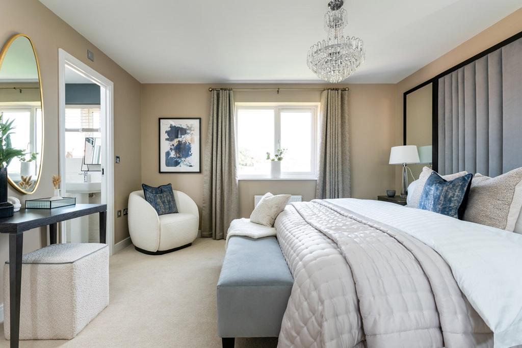 King size bedroom with ample space and en suite...