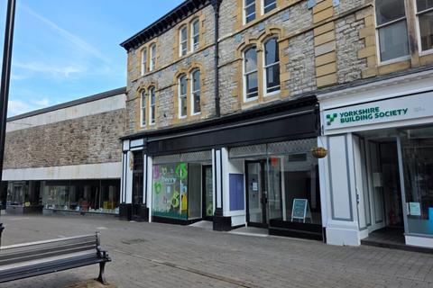 Retail property (high street) to rent, 37-39 Finkle St Kendal LA9 4AB