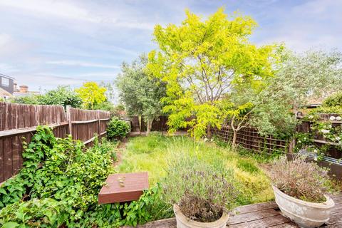 1 bedroom flat to rent, Queenswood Avenue, E17, Walthamstow, London, E17
