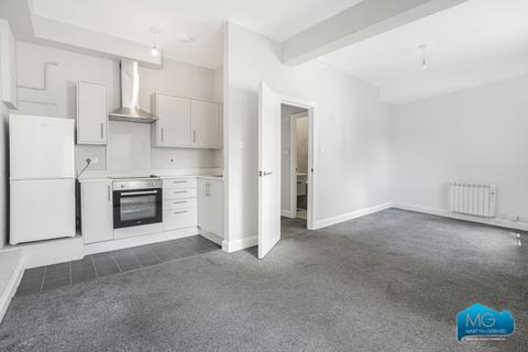Studio to rent, High Street, High Barnet, Hertfordshire, EN5