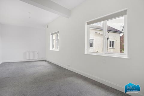 Studio to rent, High Street, High Barnet, Hertfordshire, EN5