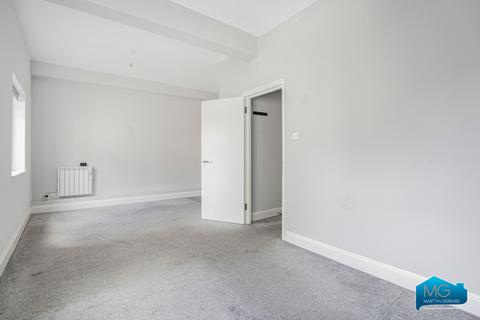 Studio to rent, High Street, High Barnet, Hertfordshire, EN5