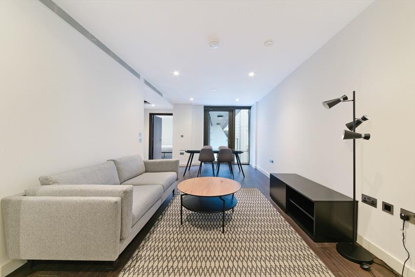 85 Royal Mint Street, London, E1. 1 bed flat - £2,708 pcm (£625 pw)