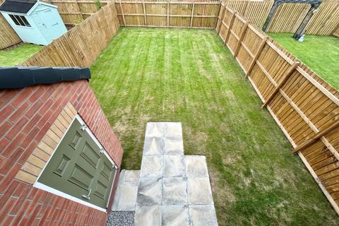 3 bedroom semi-detached house to rent, Harrier Drive, Langold, S81
