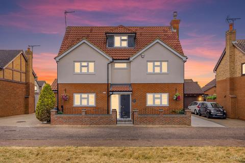 5 bedroom detached house for sale, Hemley Road, Orsett