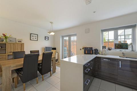 3 bedroom end of terrace house for sale, Tiffen Way, Kings Hill, ME19 4GZ