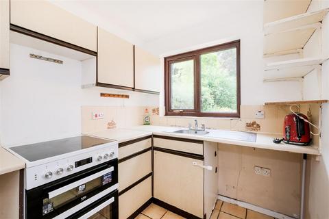 13 Woodland Road, London, E4 7ET