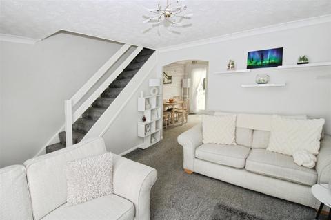 3 bedroom semi-detached house for sale, Howdale Road, Hull