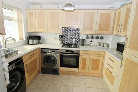 3 bedroom semi-detached house for sale, Howdale Road, Hull