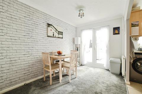 undefined, Howdale Road, Hull