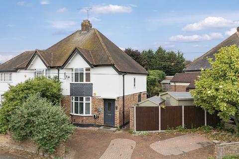 16 Cascade Close, Buckhurst Hill, IG9 6DY