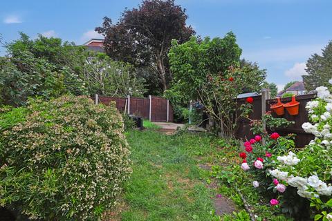 16 Cascade Close, Buckhurst Hill, IG9 6DY