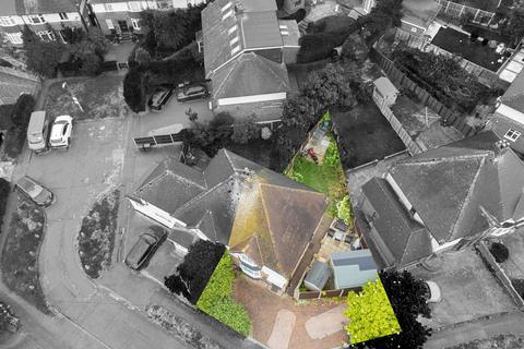 16 Cascade Close, Buckhurst Hill, IG9 6DY
