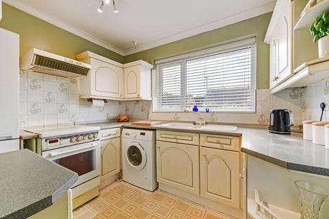 2 Barton Way, Bracklesham Bay, Chichester, PO20 8JD