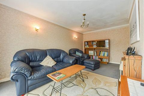 2 Barton Way, Bracklesham Bay, Chichester, PO20 8JD